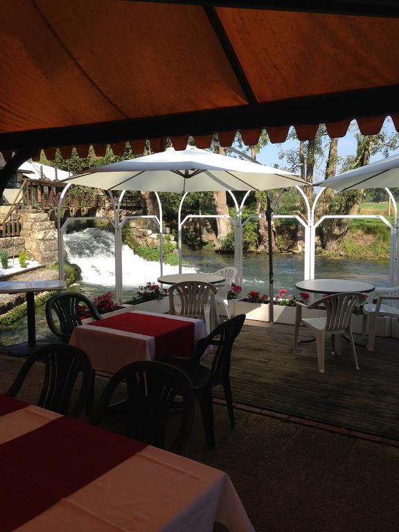 Saint-Omer-en-Chaussée Logis - Hotel & Restaurant Moulin Des Forges מראה חיצוני תמונה