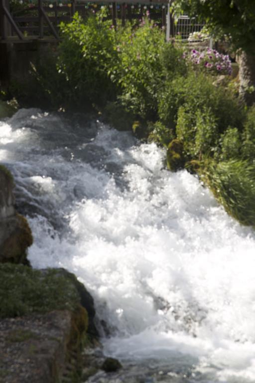 Saint-Omer-en-Chaussée Logis - Hotel & Restaurant Moulin Des Forges מראה חיצוני תמונה
