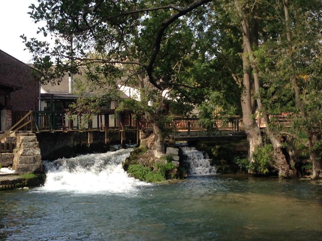 Saint-Omer-en-Chaussée Logis - Hotel & Restaurant Moulin Des Forges מראה חיצוני תמונה