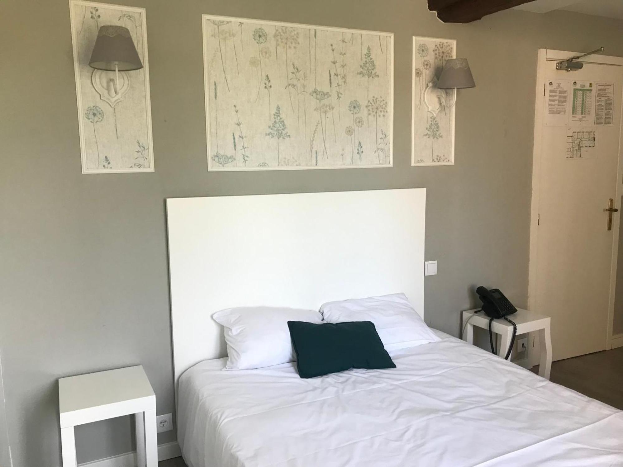 Saint-Omer-en-Chaussée Logis - Hotel & Restaurant Moulin Des Forges מראה חיצוני תמונה